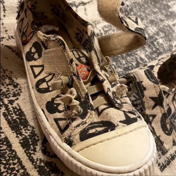 Tigerbear Republik canvas slip ons with black “rocker” print. Size 6 - Picture 2 of 3